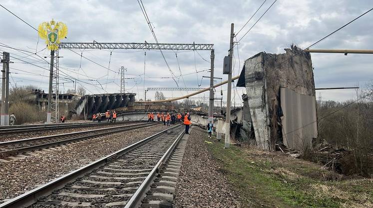 Движение поездов в направлении Москва — Минск остановлено из-за обрушения моста в Вязьме