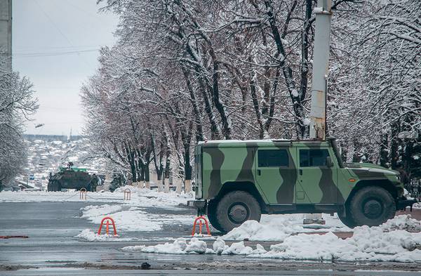 Официально фотографировать военных и технику было запрещено 027_rusrep_21-1.jpg предоставлено пресс-службой МВД ЛНР 