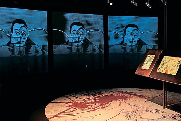 Выставочный проект «Атака Дон Кихотов» сопровождается лекциями, музыкальными вечерами, кинопоказами и детскими мастер-классами 54-04.jpg МУЗЕЙ AZ