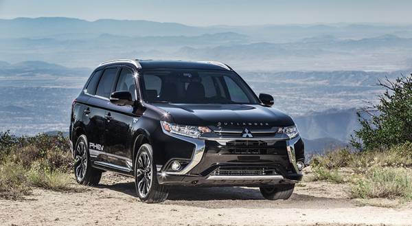 Mitsubishi Outlander PHEV outlander-phevblack_pr_exterior.jpg 