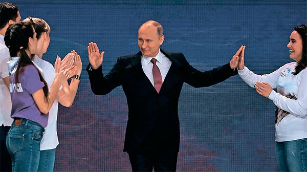 В лице волонтерских движений Путин опирается на очень широкий, динамичный и созидательный сектор гражданского общества 13-07.jpg ТАСС