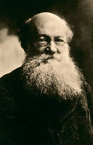 Петр Кропоткин (1842–1921) — русский историк, ученый, философ и публицист, создатель идеологии анархокоммунизма и один из самых влиятельных теоретиков анархизма 88-01.jpg 