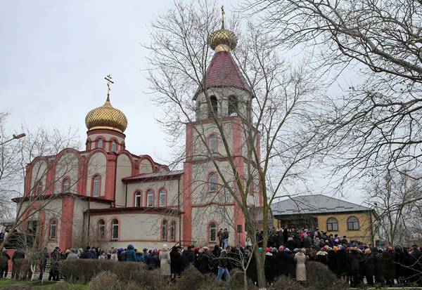 Панихида у православного Свято-Георгиевского храма по погибшиим в Кизляре tass_25392489.jpg Елена Афонина/ТАСС