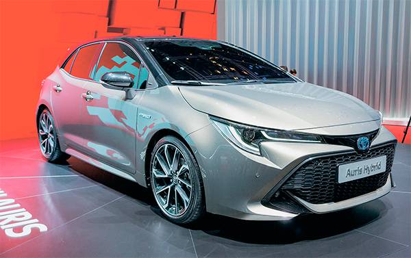 Toyota делает ставку на гибриды: два из трех двигателей новой Toyota Auris — гибридные 80-04.jpg ПРЕДОСТАВЛЕНО ПРЕСС-СЛУЖБОЙ ЖЕНЕВСКОГО АВТОСАЛОНА