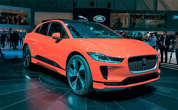 Jaguar I-Pace — первый полностью электрический кроссовер британской марки, уже доступен для заказов в России 80-09.jpg ПРЕДОСТАВЛЕНО ПРЕСС-СЛУЖБОЙ ЖЕНЕВСКОГО АВТОСАЛОНА