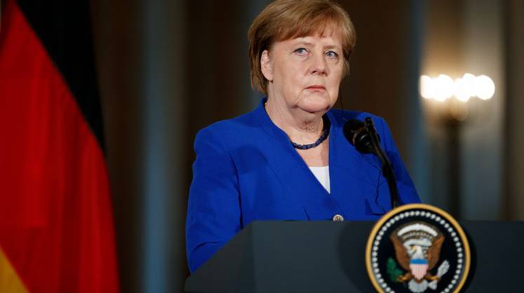 Меркель хочет угодить Трампу, но боится раскола