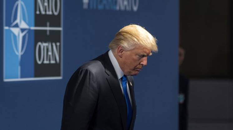 Трамп в попытках спасти НАТО пишет гневные письма союзникам