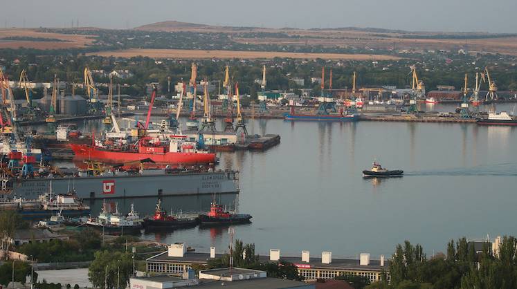 Россия задержала семь торговых судов Украины в Азовском море