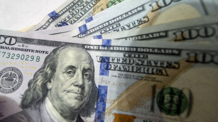 Курс доллара посыпался на фоне мощной распродажи