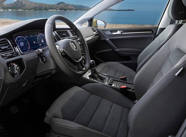  volkswagen_golf_interior.jpg предоставлено пресс-службой