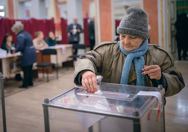 Явка избирателей на внеочередных выборах главы Республики ДНР была высокой, но люди пришли на участки не вдохновленные верой в кандидата, а из понимания, что украинская альтернатива не имеет будущего  1 037_rusrep_23-2.jpg Димтрий Беляков