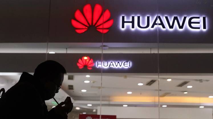 Huawei вновь поссорил США и Китай