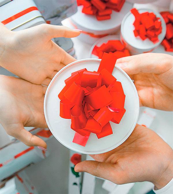 ПРЕДОСТАВЛЕНО КОМПАНИЕЙ FERRERO Конфеты Raffaello