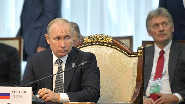 В Кремле прокомментировали снижение рейтинга Путина