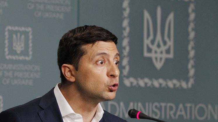 Стала известна зарплата Зеленского на посту президента Украины