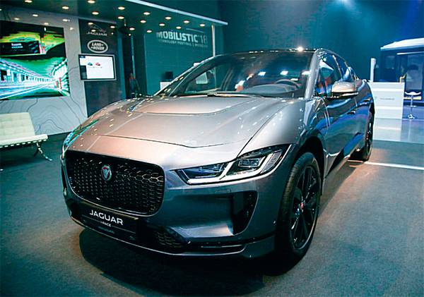 Jaguar больше не хочет загрязнять родную Англию 04-05.jpg ТАСС