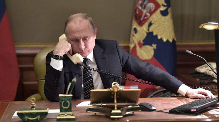 В Кремле рассказали подробности разговора Путина с Зеленским