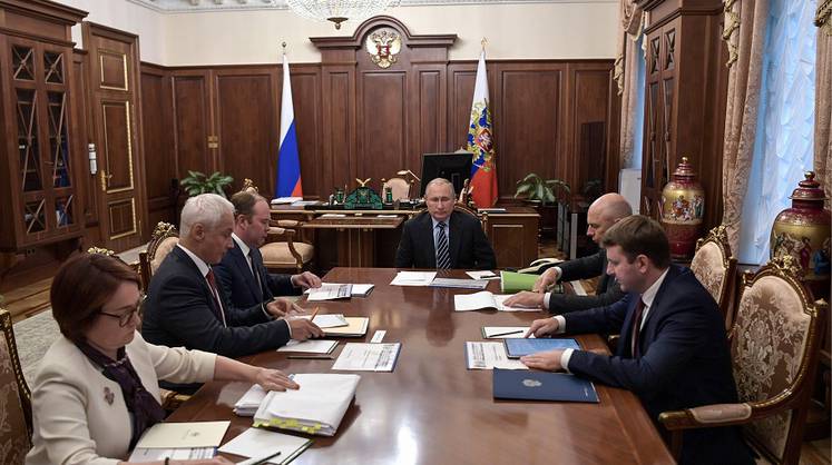 Путин заявил о своей обеспокоенности низкими темпами роста доходов россиян