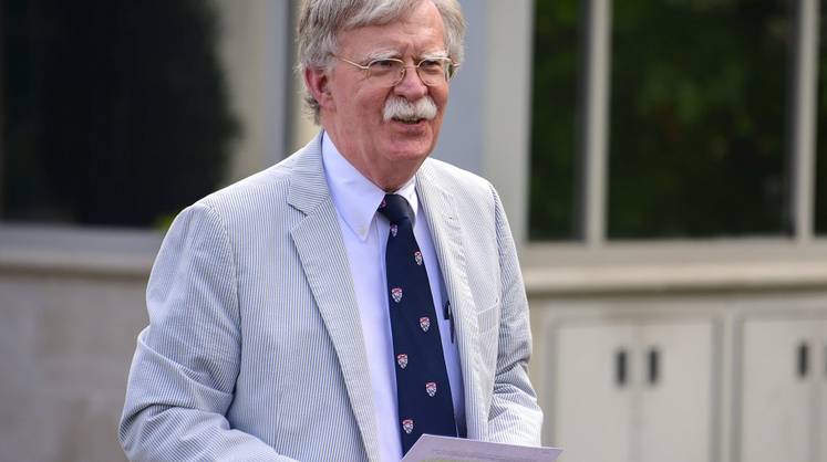 Советник Трампа прилетел в Киев, чтобы заблокировать сделку с Китаем