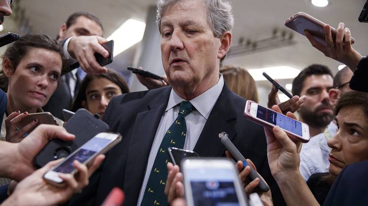 Американским чиновникам запретят зарабатывать на Украине