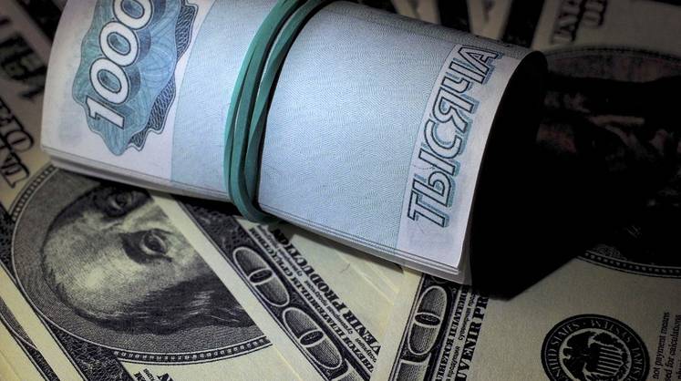 Курс доллара: рубль ждет новостей из Вены
