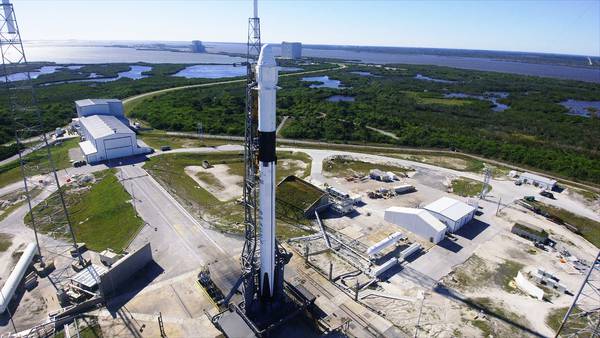 SpaceX производит сама все системы ракеты Falcon 9, за исключением головного обтекателя и поэтому практически полностью контролирует ее себестоимость. falcon9_3.jpg NASA