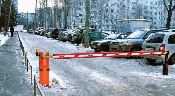 Шлагбаум во дворе теперь не преграда для сотрудников экстренных и коммунальных служб 012_expert_ural_50-2.jpg 