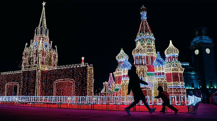 Москва: гирлянды притягивают миллиарды