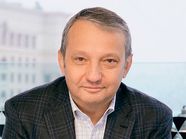  Михаил Иванцов — руководитель крупнейшей в Вос- точной Европе сети книжных магазинов