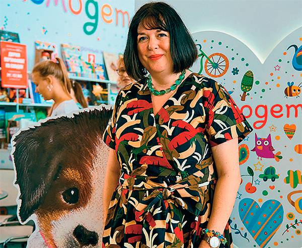 «ЭКСМО» Книги Холли Вебб на протяжении двух лет издаются в России самыми большими тиражами среди ныне живущих авторов