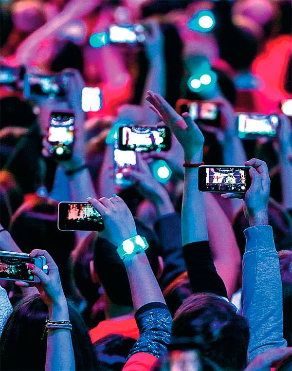 ВАЛЕРИЙ ШАРИФУЛИН/ТАСС В первых рядах на предустановку российского ПО — Xiaomi и Samsung