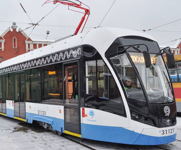  tram1-1.jpg 