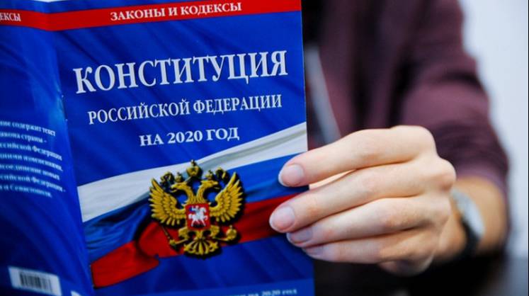 Путин наградит отличившихся на работе по голосованию по поправкам