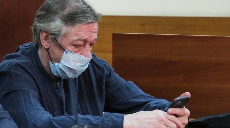 В Пресненском суде началось слушание дела о смертельном ДТП с участием актера Михаила Ефремова