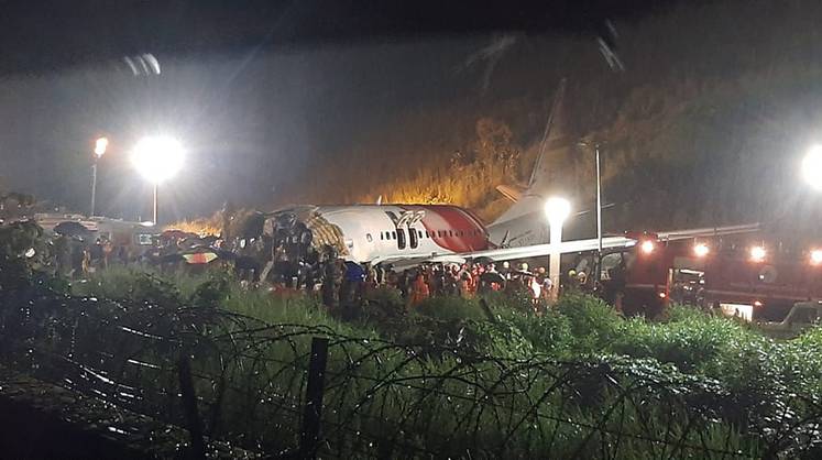Появились подробности и уточнено число погибших в авиакатастрофе в Индии