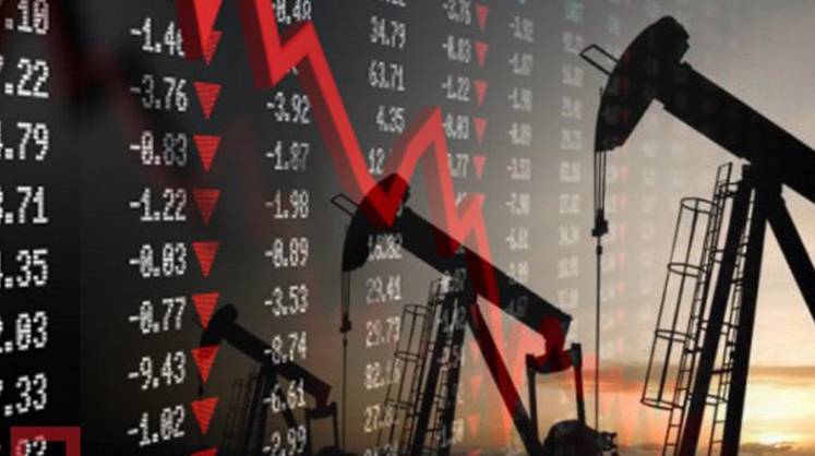 Цена на нефть снижается из-за доллара