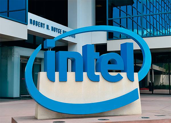 ANDREJ SOKOLOW/DPA/TASS Intel демпингует