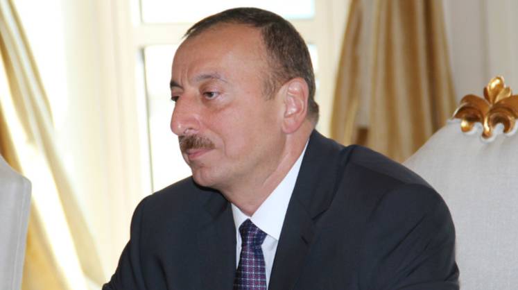 Алиев заявил о контрабанде оружия из России в Армению