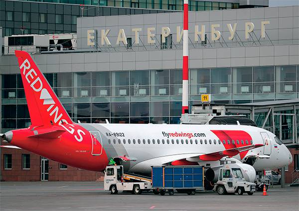  В екатеринбургском Кольцово базируется три самолета SSJ-100 авиакомпании Red Wings. Она планирует создать здесь региональный хаб