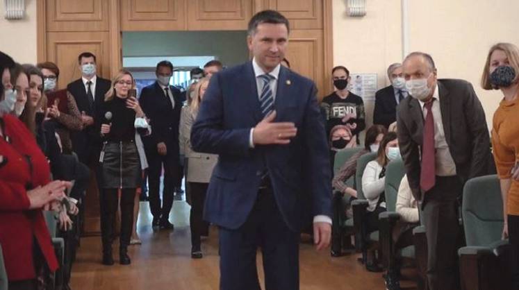 Свалки свалили министра