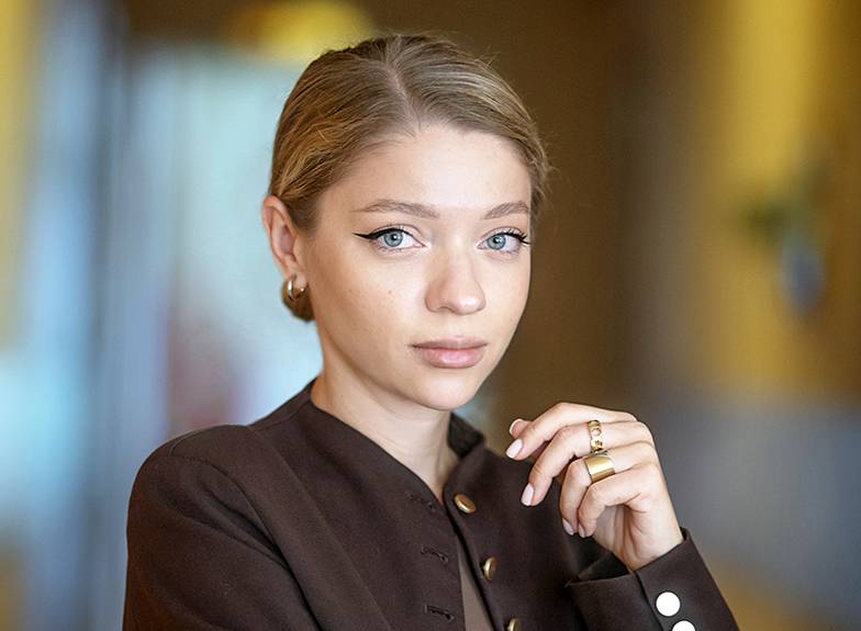 фото Светлана Постоенко / «Монокль» Совладелица Elian Group Анна Загуменная: «Идея была в том, чтобы создать российский бренд косметики, который не будет уступать зарубежным по качеству, эстетике, визуальной составляющей»