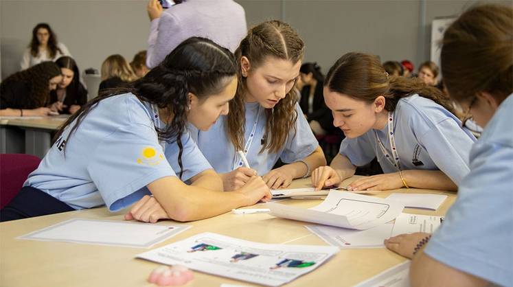 Свыше 700 команд из 66 стран зарегистрировались на Чемпионат мира по русскому языку