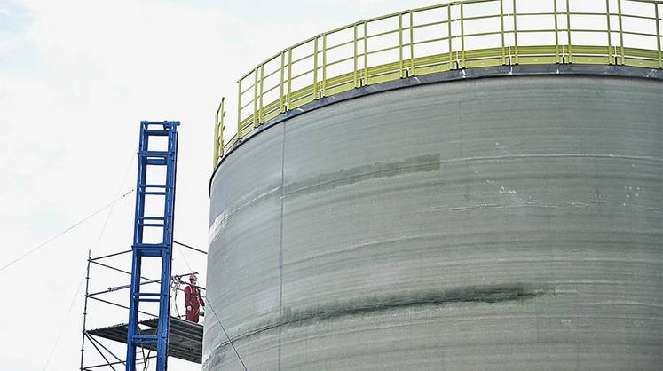 Композиты: построен гигантский резервуар из стеклопластика