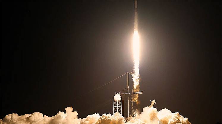 Космос: МКС приняла частный рейс с Земли Космос: МКС приняла частный рейс с Земли