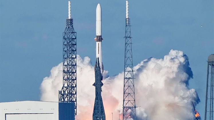 Космос: спутники — на Марс, ракета — на Землю