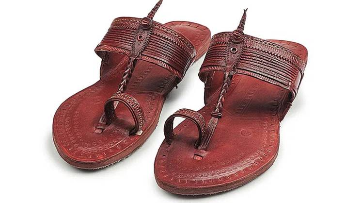 Индия: Prada признала приоритет сандалий