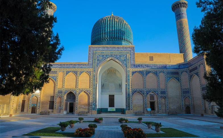  Все могущество империи Темура отголоском доносится в стенах грандиозного мавзолея Гур-Эмир