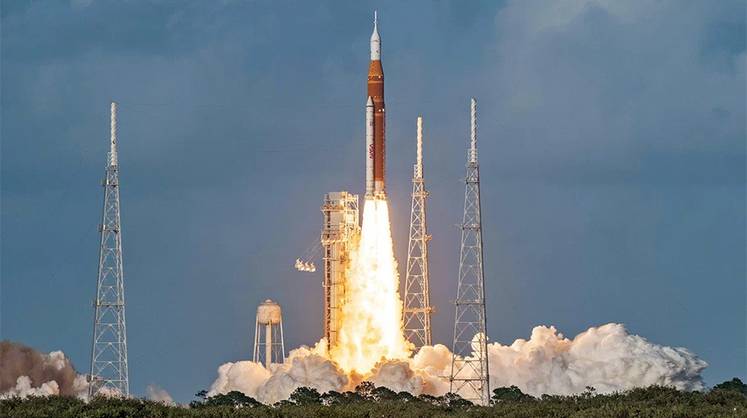 Американцы входят в зону притяжения Луны