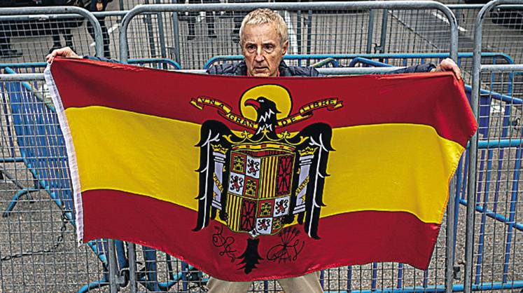 Испанские правые выражают недовольство