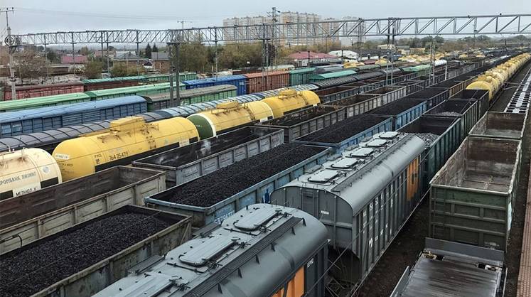 Погрузка на сети РЖД: впервые плюс в октябре